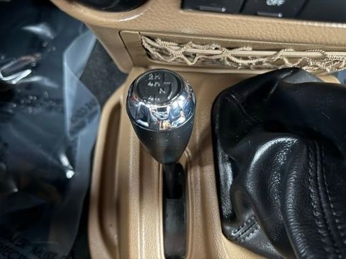 Used 2016 Jeep Wrangler Unlimited Sahara w/ Connectivity Group image 36