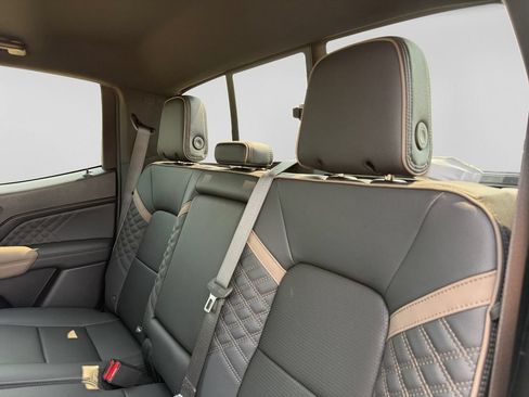 New 2026 GMC Canyon Denali w/ LPO, Denali Black Edition AWD/4WD image 35