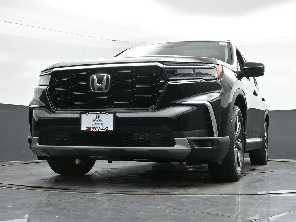 Used 2025 Honda Pilot Touring image 37