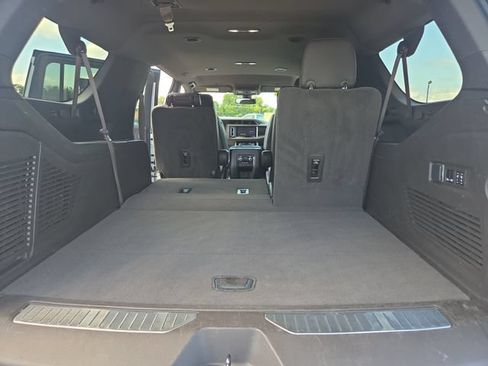 Used 2021 GMC Yukon XL Denali AWD/4WD image 30