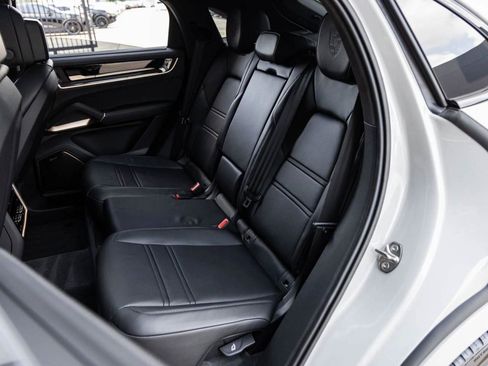 New 2026 Porsche Cayenne Turbo image 92