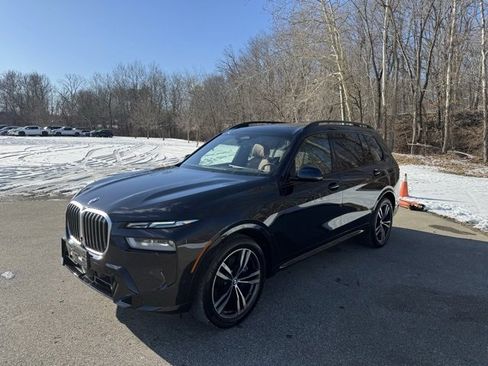 Used 2023 BMW X7 xDrive40i w/ M Sport Package image 1