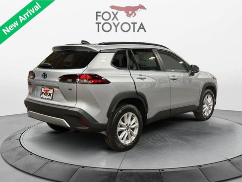 New 2026 Toyota Corolla Cross LE w/ Black Badges Package (TMS) FWD image 5