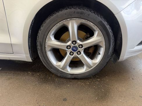 Used 2014 Ford Fusion SE w/ Equipment Group 201A FWD image 22