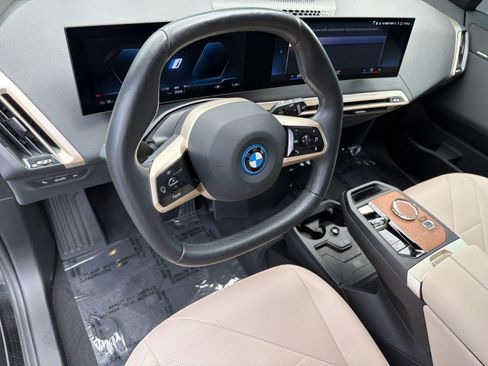 Certified 2023 BMW iX xDrive50 w/ Premium Package AWD/4WD image 4