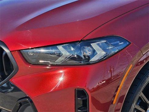 Used 2024 BMW X6 xDrive40i w/ Premium Package image 9