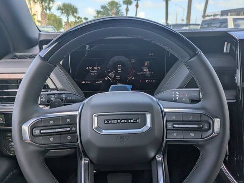New 2026 GMC Yukon Denali w/ Denali Reserve Package AWD/4WD image 32