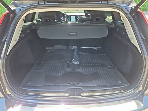 Used 2023 Volvo V60 B5 Cross Country Plus w/ Climate Package AWD/4WD image 37