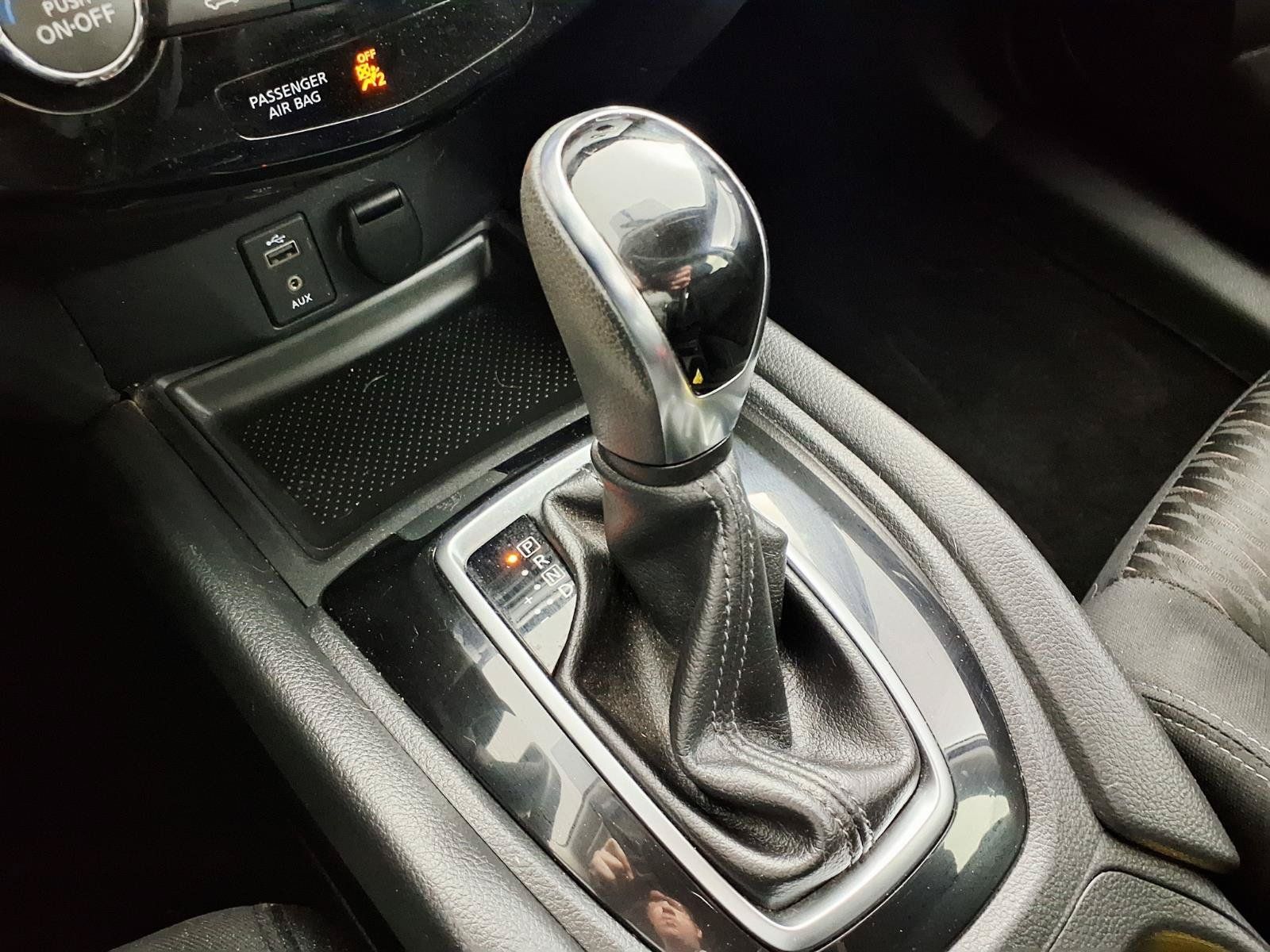 Used 2017 Nissan Rogue SV FWD image 21