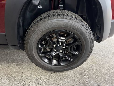 Used 2019 Jeep Cherokee Trailhawk w/ Comfort & Convenience Group AWD/4WD image 20