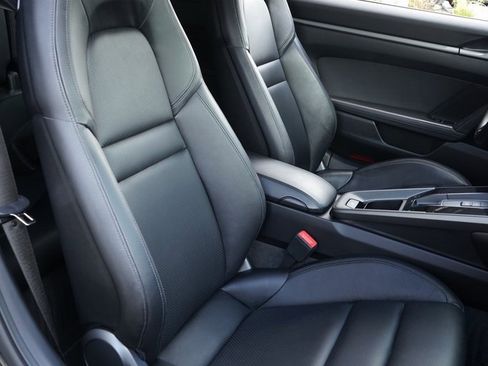 Used 2022 Porsche 911 Carrera image 10