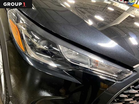 Used 2022 Toyota Corolla Cross LE w/ Moonroof Package image 27