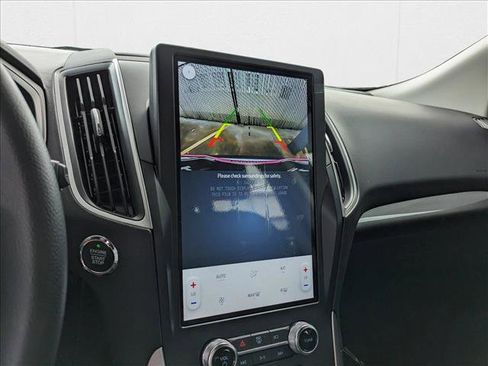 New 2024 Ford Edge SE image 15