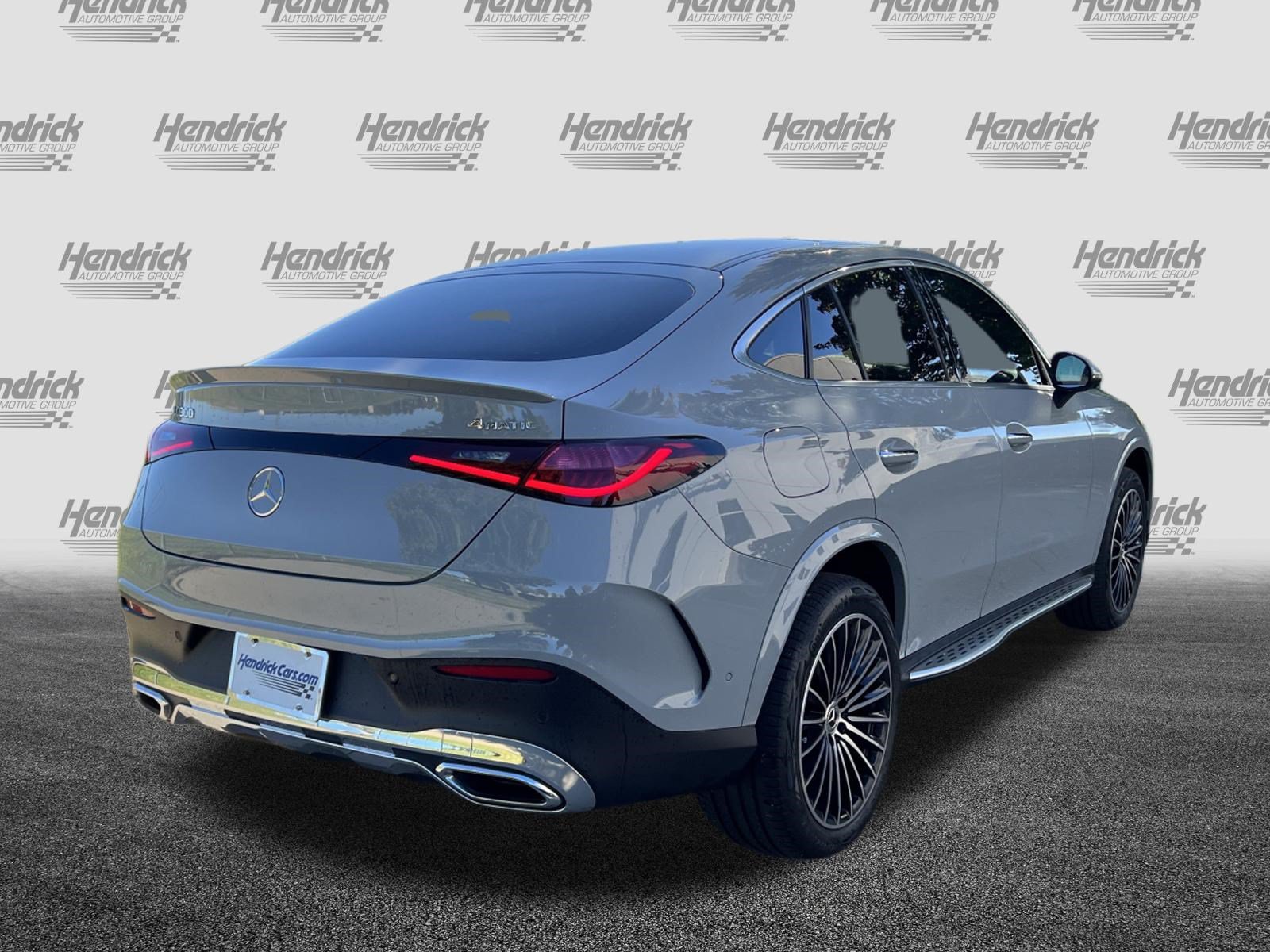 Used 2025 Mercedes-Benz GLC 300 4MATIC image 9
