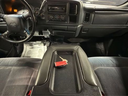 Used 2001 Chevrolet Silverado 2500 LS AWD/4WD image 15