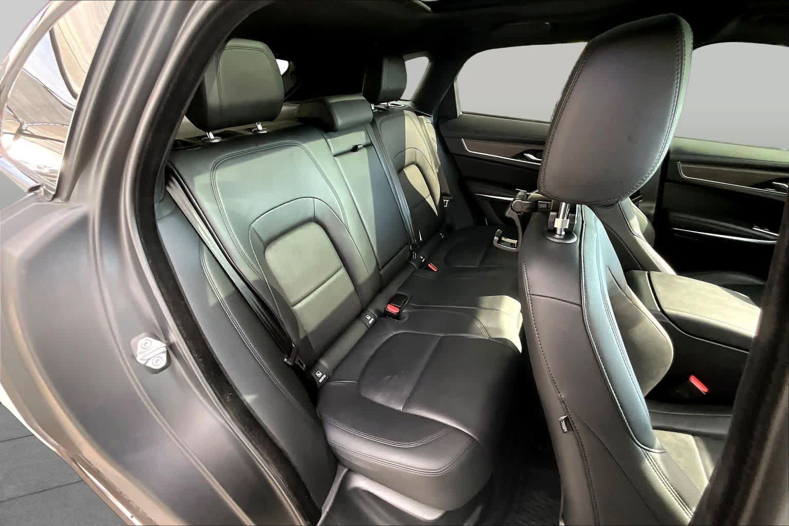 Used 2023 Jaguar F-PACE S AWD/4WD image 18