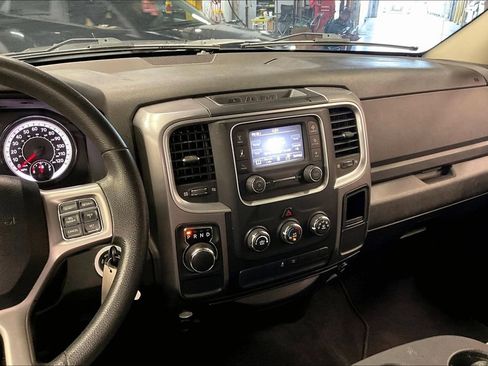 Used 2022 RAM 1500 Classic SLT RWD image 5