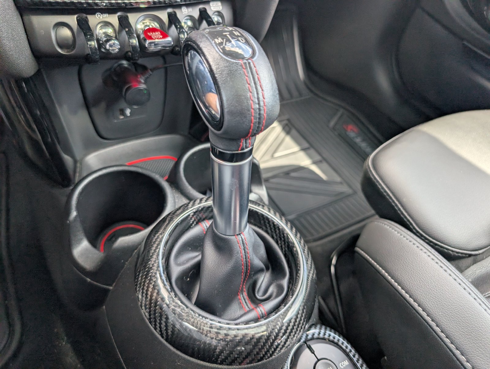 Used 2019 MINI Cooper S w/ Signature Upholstery Package FWD image 14