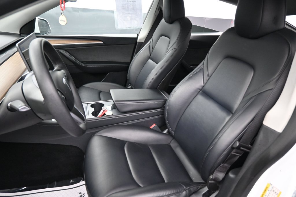 Used 2024 Tesla Model Y 2WD image 16