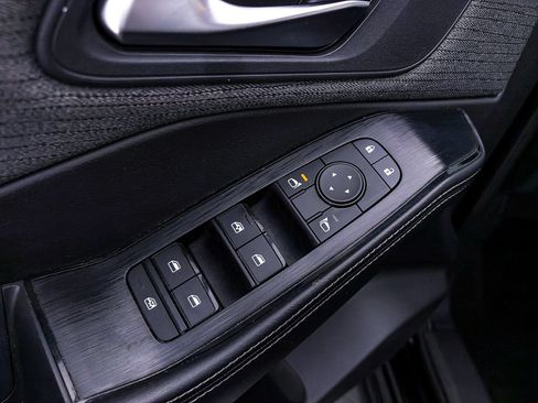 Used 2022 Nissan Rogue SV FWD image 17