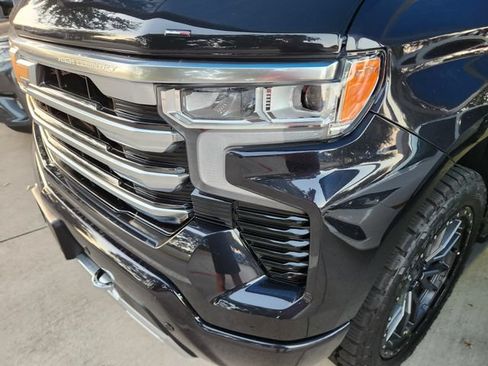 Used 2024 Chevrolet Silverado 1500 High Country w/ High Country Premium Package AWD/4WD image 8