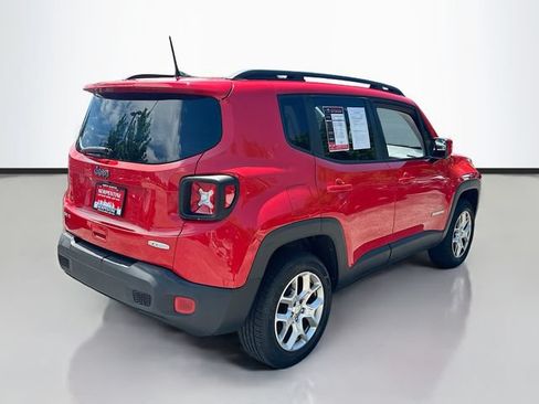 Used 2018 Jeep Renegade Latitude AWD/4WD image 6