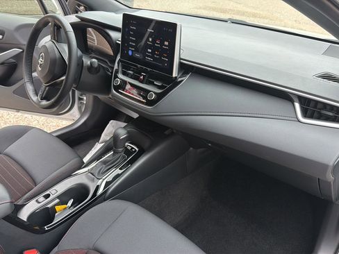Used 2025 Toyota Corolla SE w/ SE Premium Package FWD image 13
