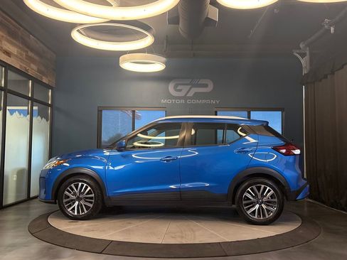 Used 2022 Nissan Kicks SV FWD image 6