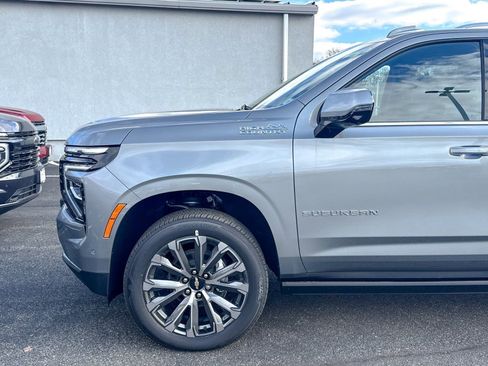 New 2026 Chevrolet Suburban High Country image 13