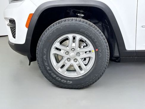New 2025 Jeep Grand Cherokee Laredo image 27