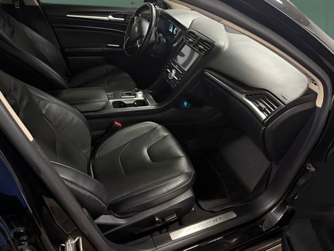 Used 2020 Ford Fusion Titanium FWD image 15