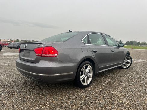 Used 2014 Volkswagen Passat TDI SEL Premium FWD image 11