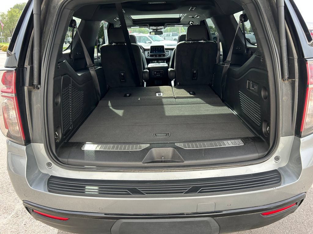 Used 2024 Chevrolet Suburban RST w/ Luxury Package AWD/4WD image 8