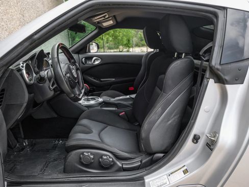 Used 2014 Nissan 370Z Coupe RWD image 24