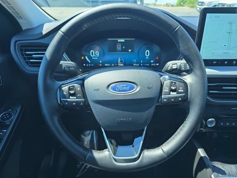 Certified 2025 Ford Escape Platinum w/ Premium Technology Package AWD/4WD image 16