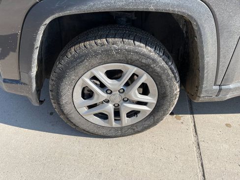 Used 2018 Jeep Compass Sport w/ Tech Group image 9