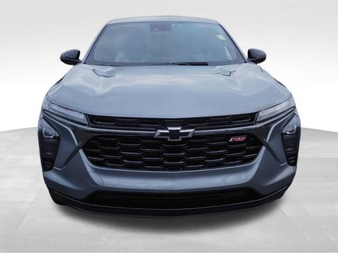 Certified 2025 Chevrolet Trax RS w/ Driver Confidence Package image 2