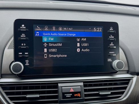 Used 2018 Honda Accord Touring image 11