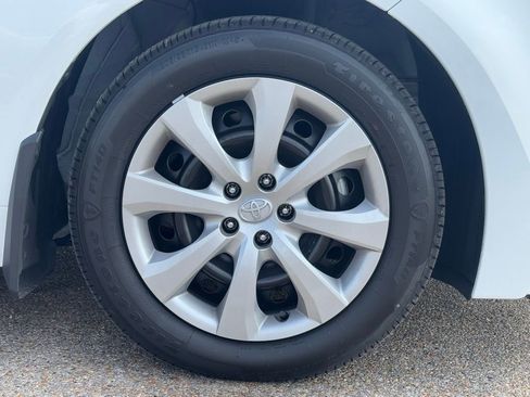Used 2026 Toyota Corolla LE image 7
