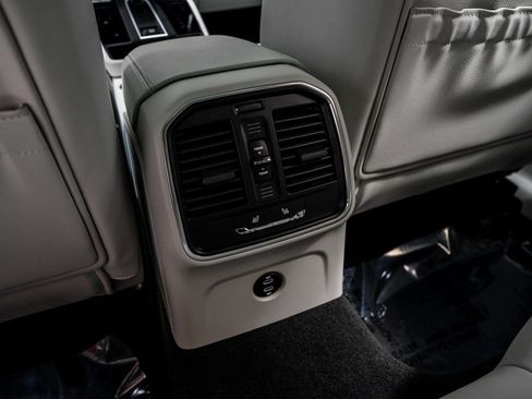 New 2026 Porsche Macan image 29