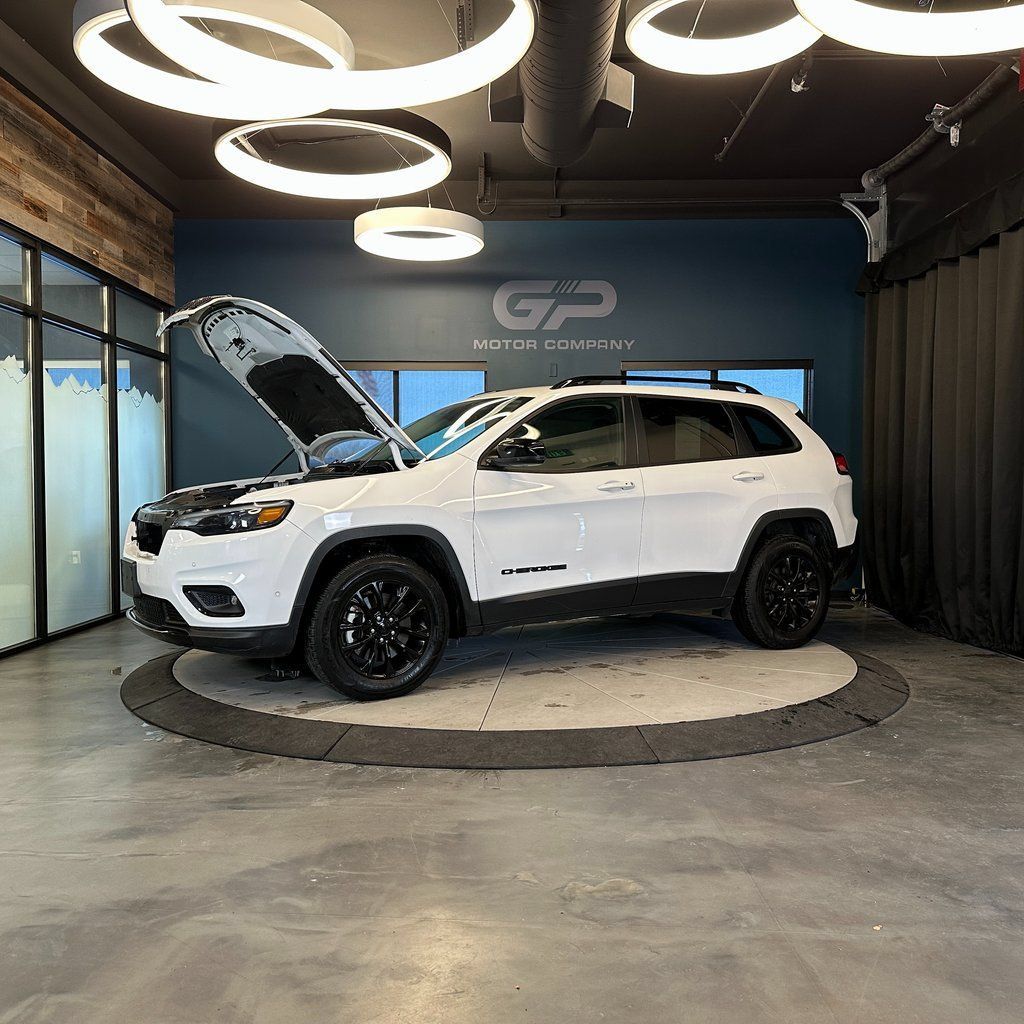 Used 2023 Jeep Cherokee Altitude Lux AWD/4WD image 26