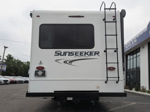 Used 2019 Chevrolet Express 4500 w/ RV Package RWD image 8