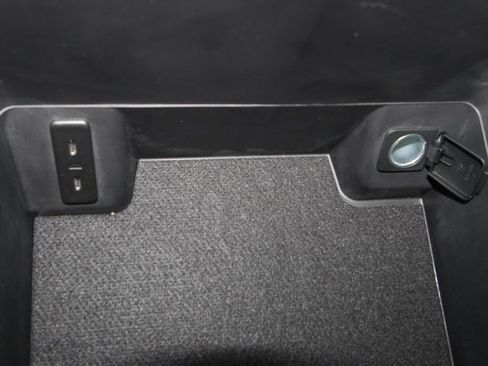 Used 2025 Ford Expedition Active image 23