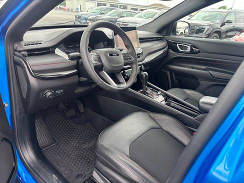 Used 2025 Jeep Compass Trailhawk AWD/4WD image 7