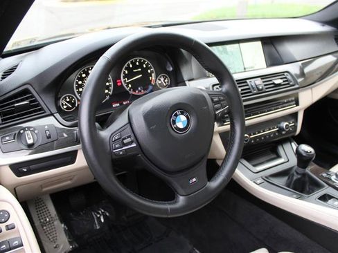 Used 2013 BMW 550i w/ M-Sport Package image 10