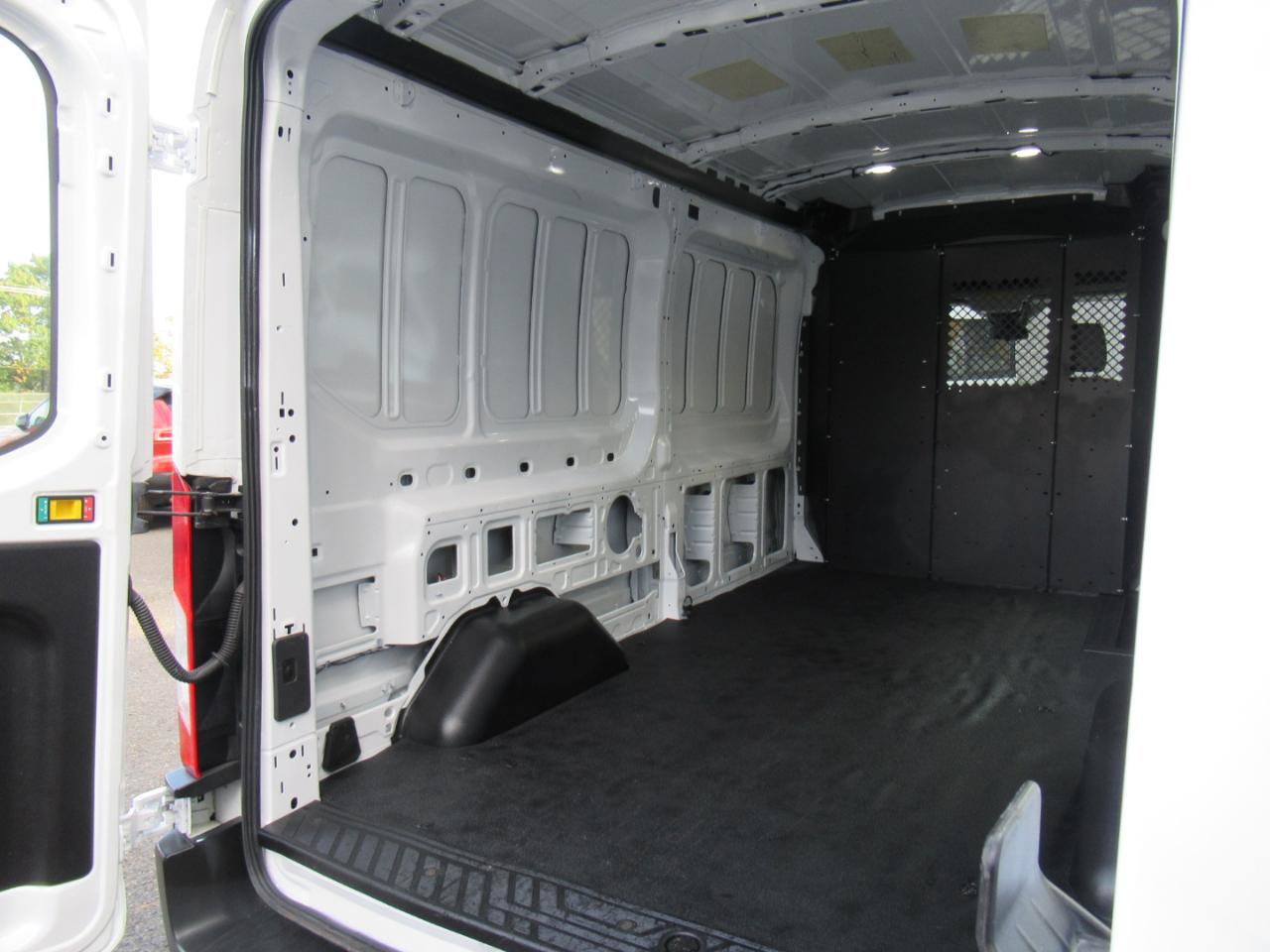 Used 2019 Ford Transit 250 148 Medium Roof RWD image 13