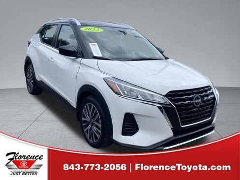 Used 2023 Nissan Kicks SV FWD image 1