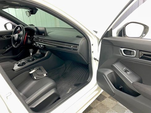 Used 2025 Honda Civic Sport image 32