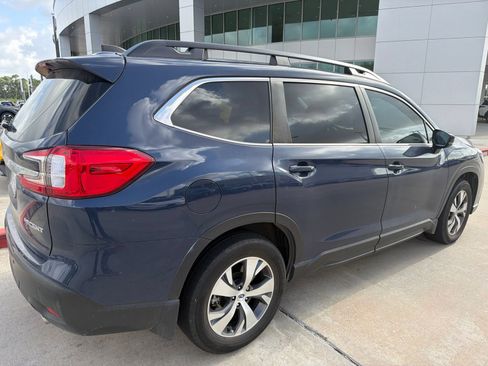 Used 2024 Subaru Ascent Premium w/ Convenience Package AWD/4WD image 4