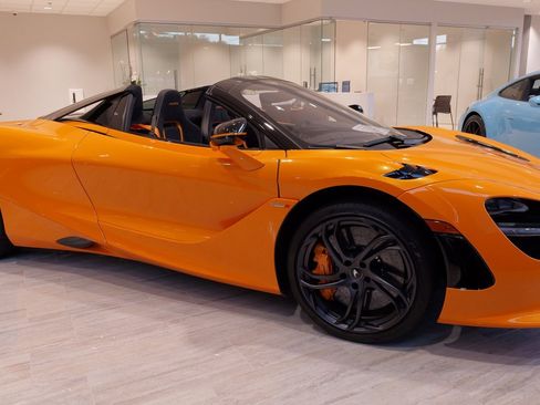 Used 2024 McLaren 750S Spider image 8